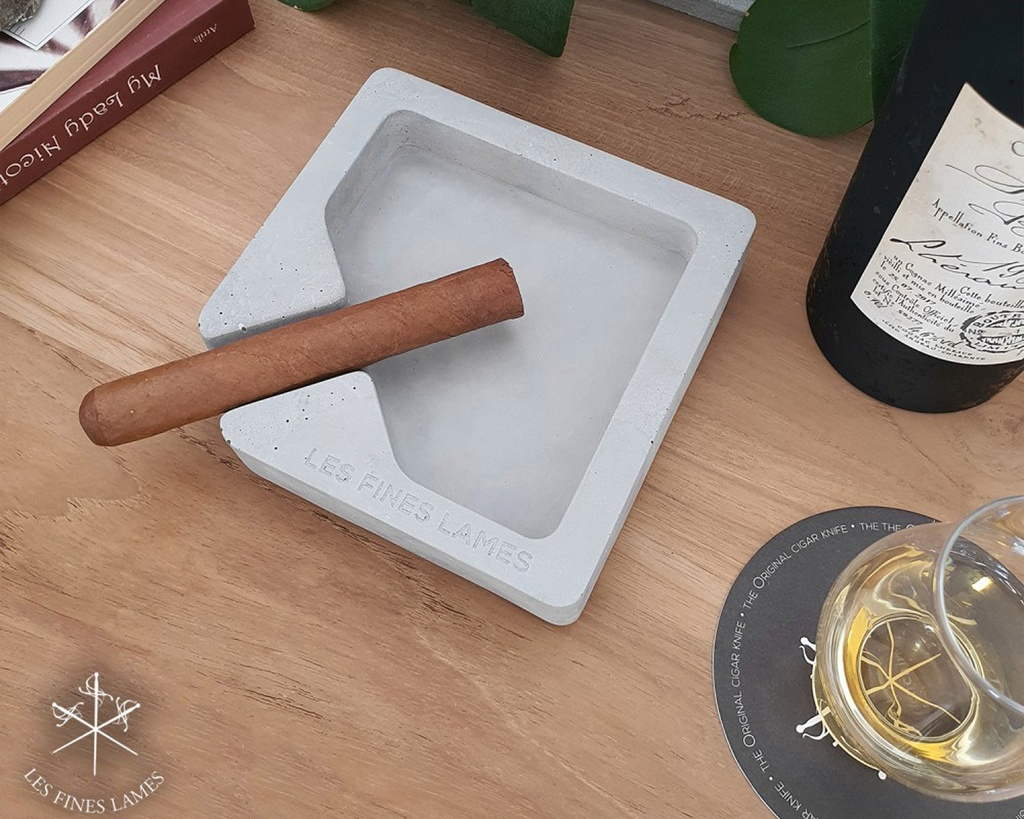 Ashtray - Les Fines Lames Monas Grey - 1 Cigar